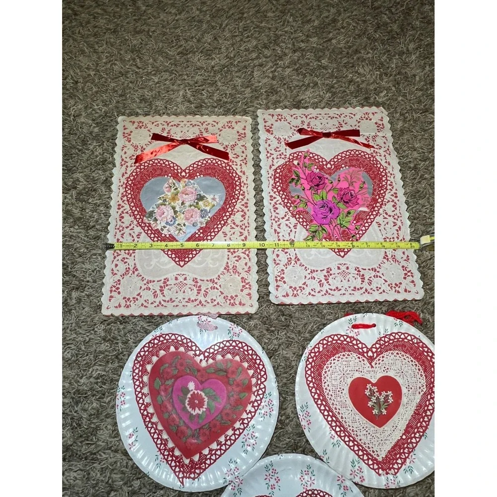 Vintage 1970'sLot Valentine Paper‎ Hearts Cards Doilies